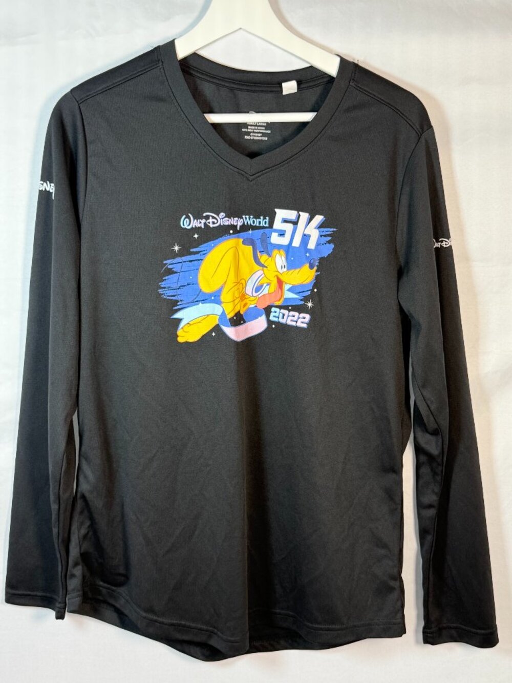 RunDisney Marathon Weekend 2022 5K Shirt Womens Size Large Pluto Black V-Neck LS